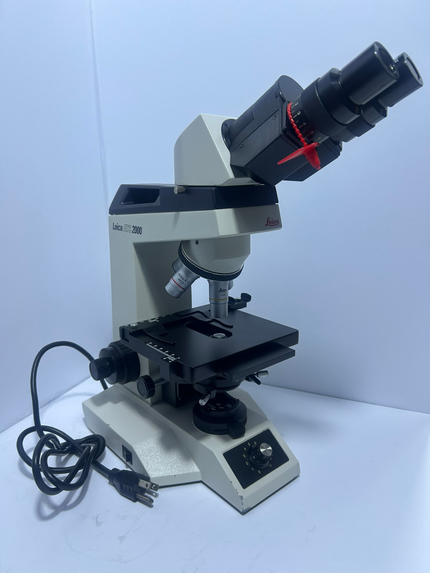 Leica ATC 2000 Binocular Microscope w/Four Objectives — Refurbished and Cleaned